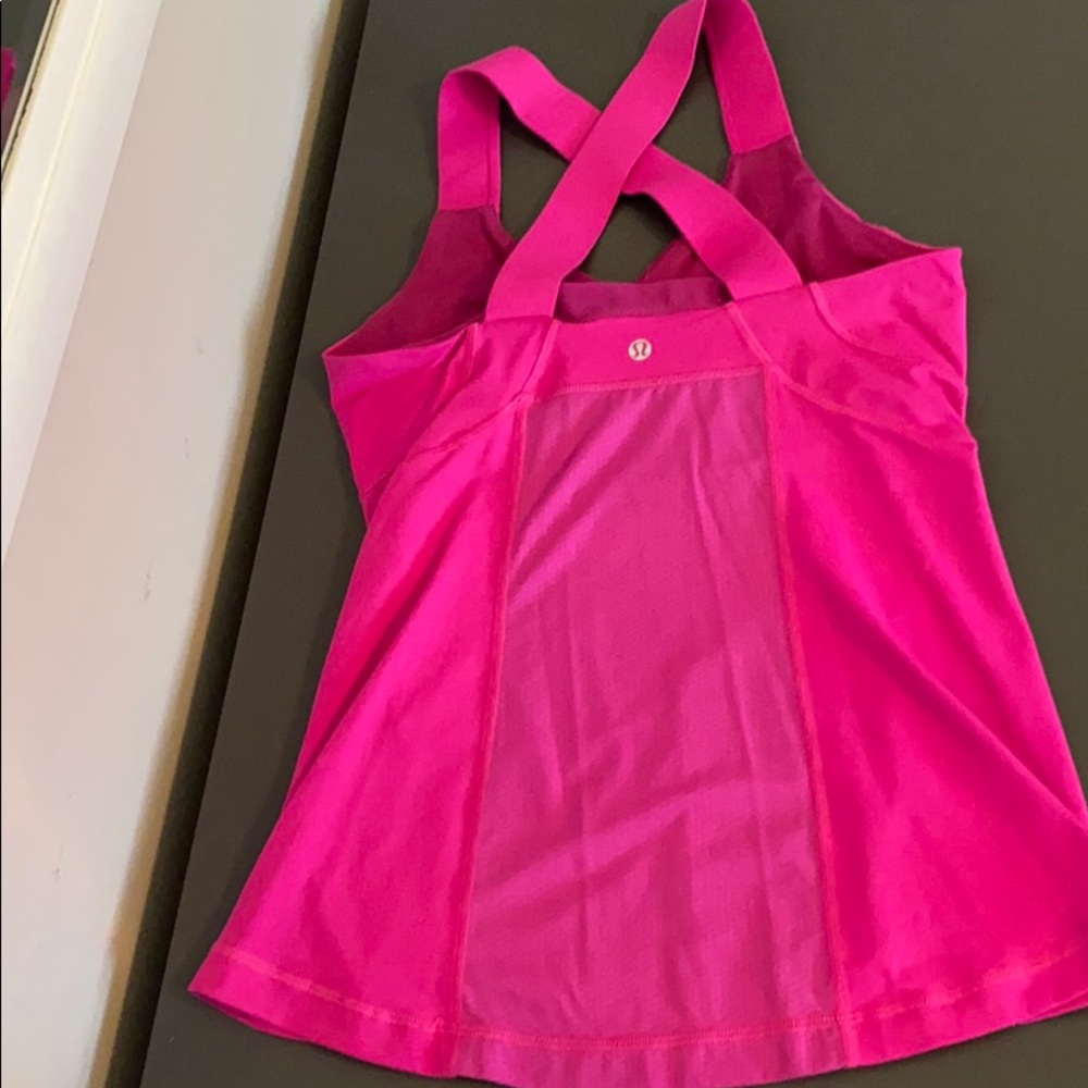 Lululemon workout top